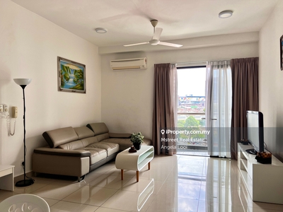 Fully furnished condo, easy access to MRT