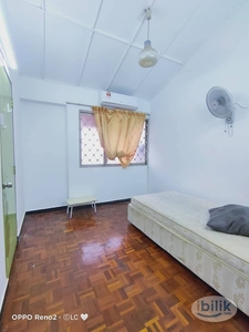 Fully Furnished Middle Room Landed in SS2, Petaling Jaya Near Damansara/Sea Park