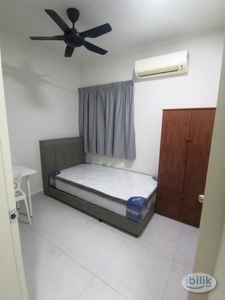 Fully Furnished Small Room at Majestic Maxim @ MRT Taman Connaught