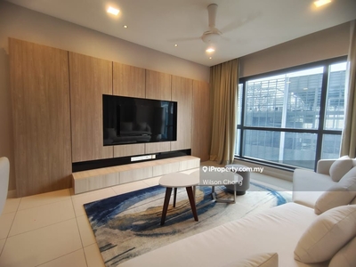 High floor nice furnished unit with spacious