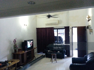 House for sale in USJ 2 (1.5storey house) urgent sales