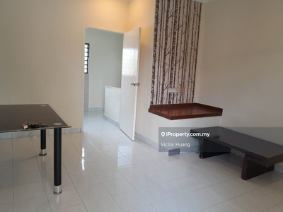 Limited Semi-D House in PJ For Rent