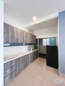 Low Deposit‼️ Master Room with Private Bathroom at Razak City Residences Walking Distance to LRT Station