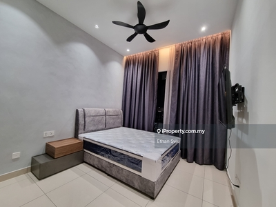 Master Bedroom Stunning KL view, Smart Home Living, Strategic Location