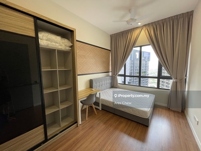 Millerz Square Master Room with own Bathroom Free Wifi Carpark Utility