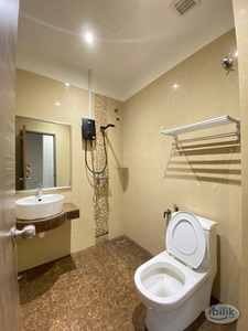 Near Maluri LRT Room attach Private Toilet at Shamelin Perkasa
