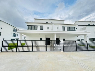 New 2.5 storey Semi-D for sale, Gated guarded, Lake view, Cyberjaya