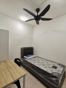 NEW FULLY FURNISHED & NEW RENOVATED Single Room at Palm Spring, Kota Damansara