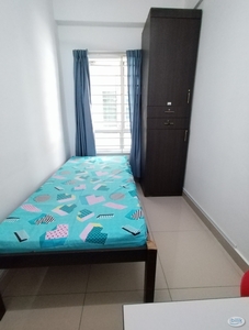 (WITH AIR COND) PRIVATE SINGLE ROOM CASA RESIDENSI, KOTA DAMANSARA FREE WIFI, WEEKLY CLEANING, 5 MINS WALK MRT STATION