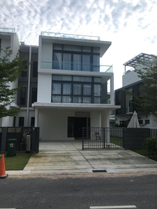 3-storey Semi-D (partial furnished)