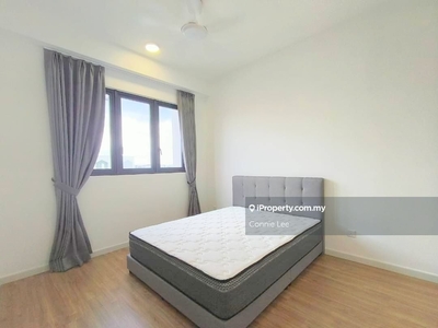 Move in with luggage, Sunway Velocity Mall for rent!!