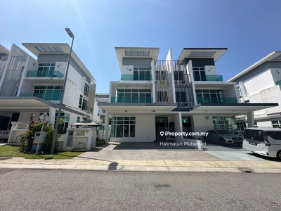 Partial Furnished 3 Storey Semi D Clover Garden Residence Cyberjaya