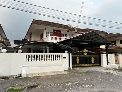 Taman Sinfar Nice Semi -D house for rent