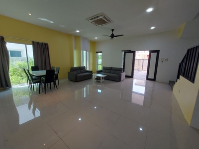 Tasek Square, Kinta, Perak,3 Storey Semi D, House, Move In Condition, Partially Furnished, Gated And Guarded.