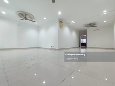 USJ 11, Newly painted 1.5 storey End Lot house For Rent
