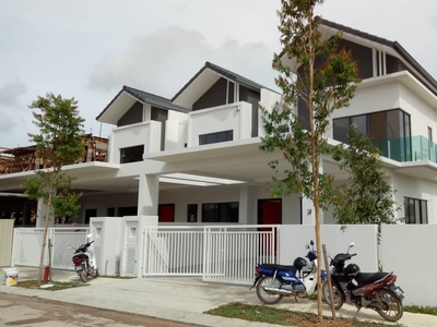 Freehold Superlink 24x70 Double Storey Terrace Hou