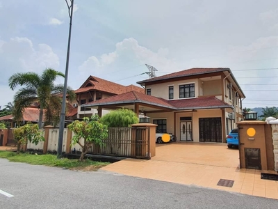 [BUNGALOW WITH BIG LAND AREA] Putra Hill Residensi