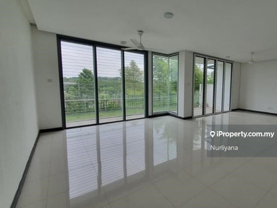Limited Lake View Unit! 3 Storey Superlink in Thistle Grove Denai Alam