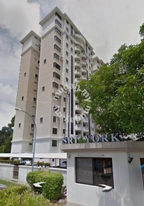 Value Buy - Sri York Duplex 1450sf 4 bedrooms, near Turf Club and GH