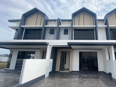 New House, Lyra Bandar Bukit Raja