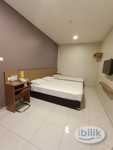 Queen And Single Bed Room With Private Bathroom / Free High-Speed WiFi