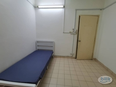 Comfortable Room with Attached Sharing Bathroom at Kota Damansara, Petaling Jaya