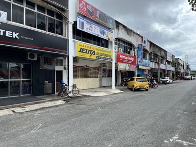 1.5 Storey light Industrial Shoplot facing Mainroad for sale