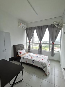 [300m to MRT] Female Aircond Medium room for rent at The Zizz