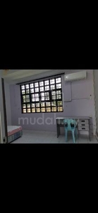 Bintulu: Newly renovated and comfy room at Bukit Orang Park-Immediate