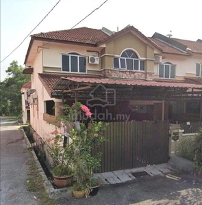 Ipoh puncak jelapang partial furnished double storey house for rent