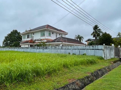 Jln Pisang Barat, Lrg Jambu 9, double storey detached house.