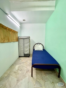 ✨ Nearby lrt ，low deposit Room For Rent in Bandar Puteri Puchong ✨