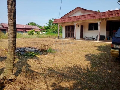 Rumah Banglo Tanah Lot Cheng