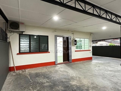 Single Storey Terrace Corner House for Rent Located at Poh Kwong Park