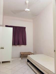 Bayu Puteri Apartment - Small room for rent