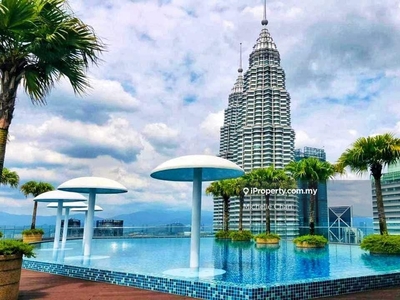 Beautiful KLCC unit with resort pool in the sky