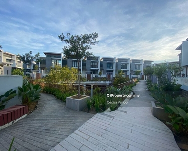 Landed property for Rent, 3 storey Garden Terrace