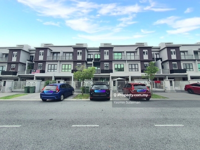 Lower Unit Facing Open!! The Strata Townhouse Bandar Puteri Bangi