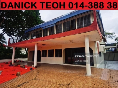 2 Sty Bungalow House Located in Tanjung Bungah, Medan Lembah Permai