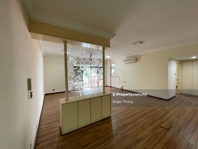 Decent Corner Unit Within a Peaceful Settlement; Walkable to Bsc & Mrt