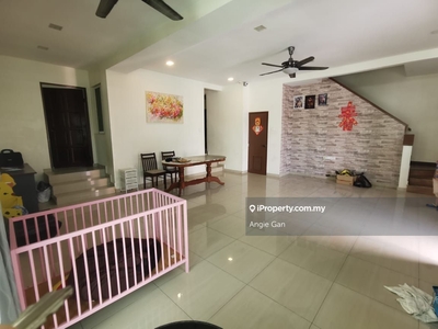 Double Storey Terrace House Corner with Freehold