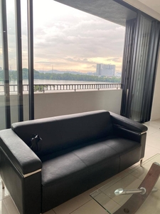 Dream City Condominium Seri Kembangan Block C3 Level 3 I Balcony (Lake View)