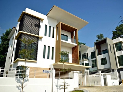 PRIVATE LIFT 3 Storey Bungalow House D'Impian Tropika Balakong Selangor Near Kajang Selangor