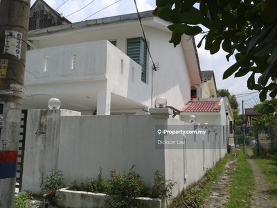 Double storey medium size house for sale at Bandar Sri Menjalara 62B