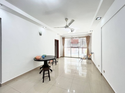 Full Loan Suriamas Suite Apartment Larkin 3B2B