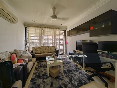 Fully Furnished End-Lot Unit for Sell - 2 Car Parks