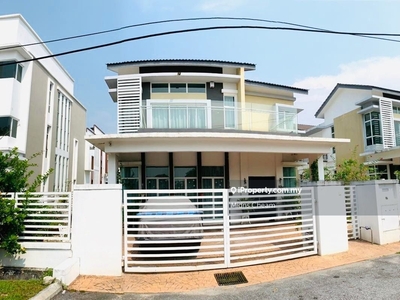 Good Condition Bungalow House For Sale @Rawang