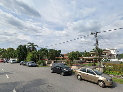 Good Condition & Vacant, Bungalow House @ Jalan Pinggir Zaaba, Ttdi KL