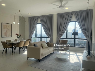 High Floor Dual Key Fully Furnished Unit For Sale! Freehold!