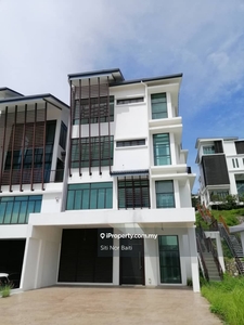 Kingsley Hills Putra Heights For Sale Huge Land Size